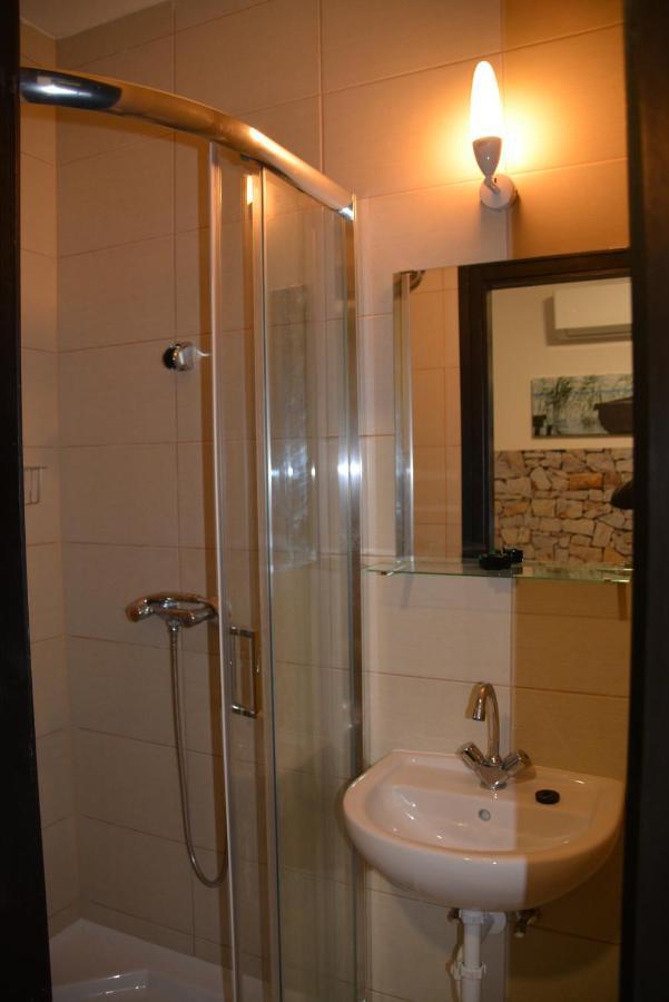 Bed and Breakfast Kid Familia Panzio Balatonszarszo Exterior foto