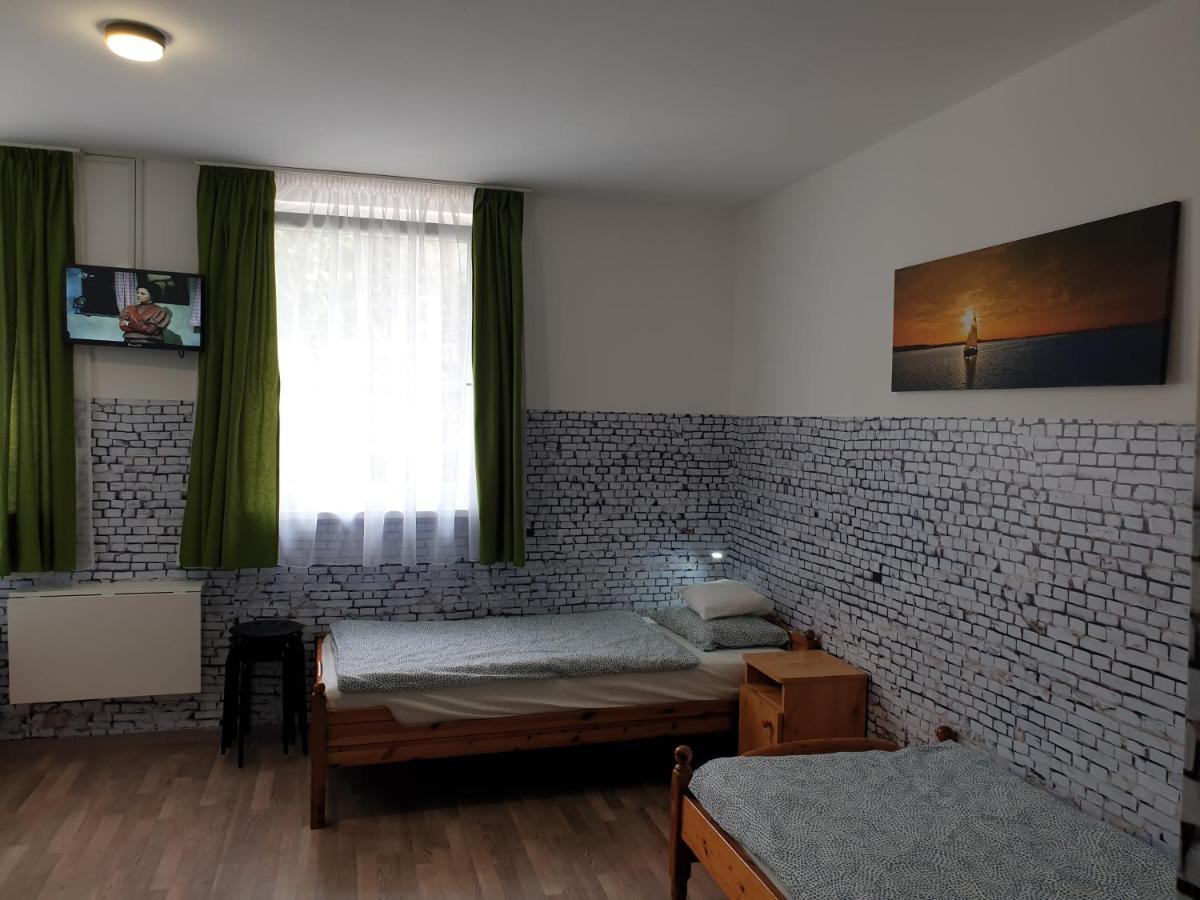 Bed and Breakfast Kid Familia Panzio Balatonszarszo Exterior foto