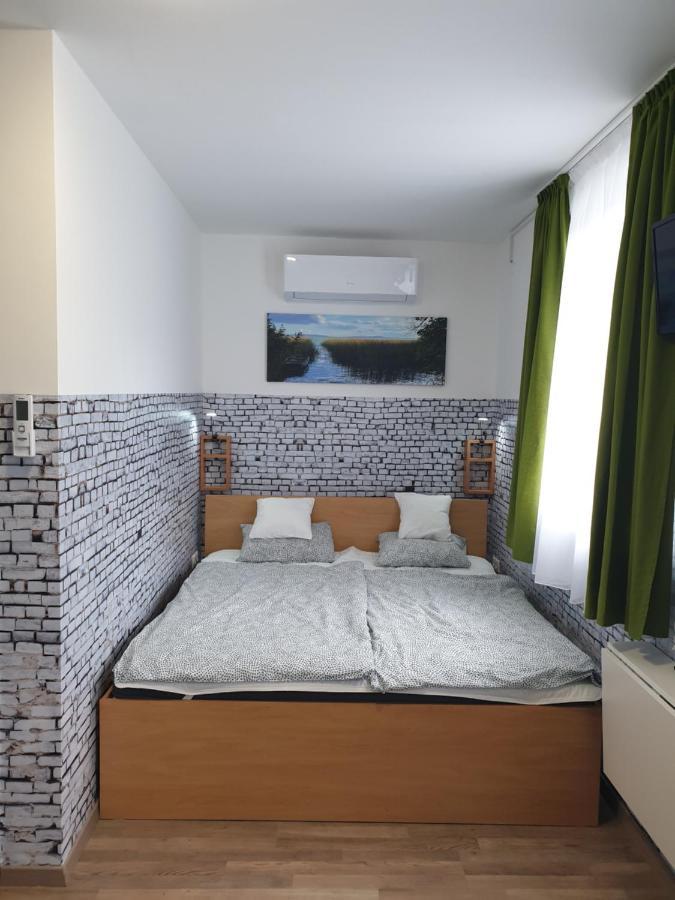 Bed and Breakfast Kid Familia Panzio Balatonszarszo Exterior foto